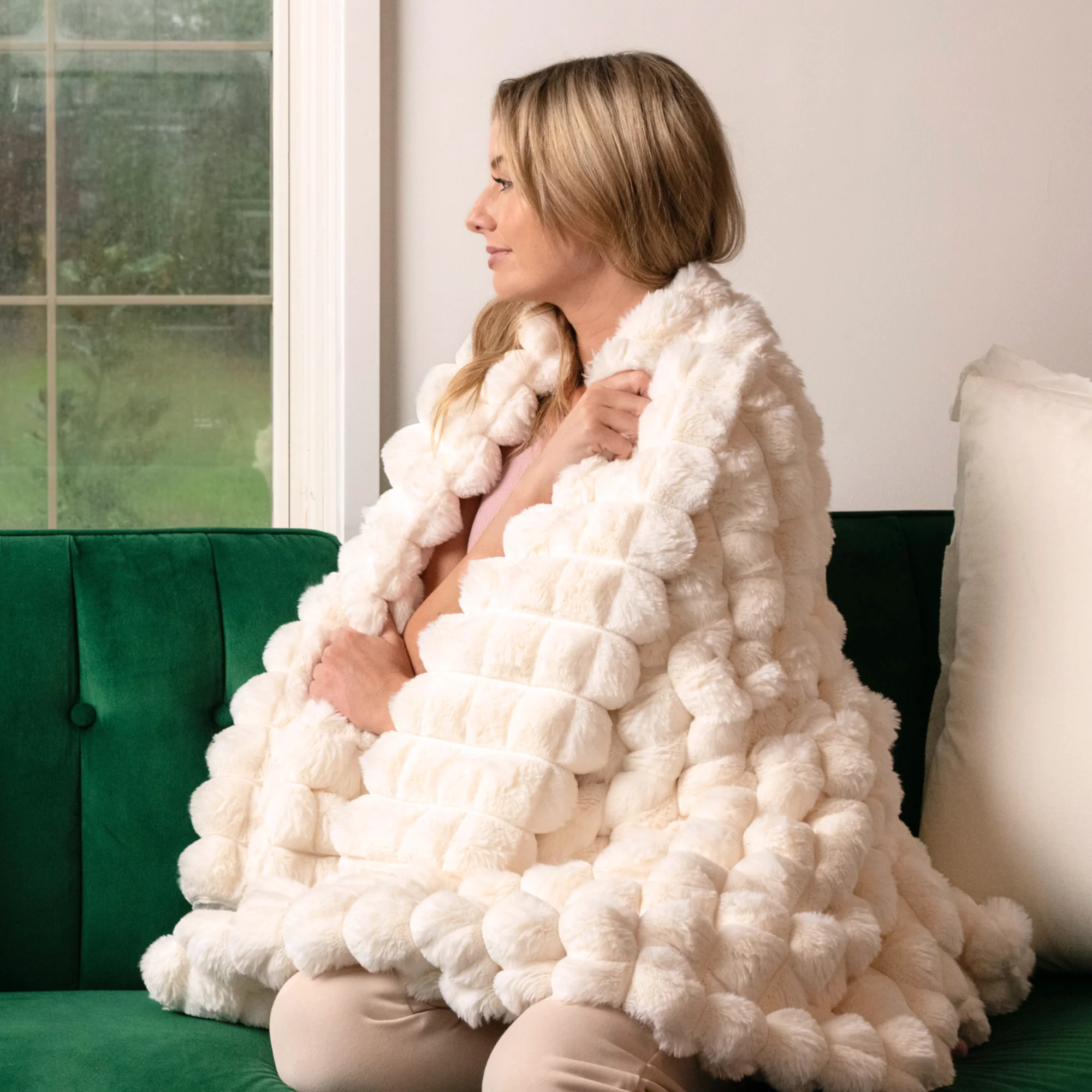 Pyramid Grid Throw Blanket - Image 16